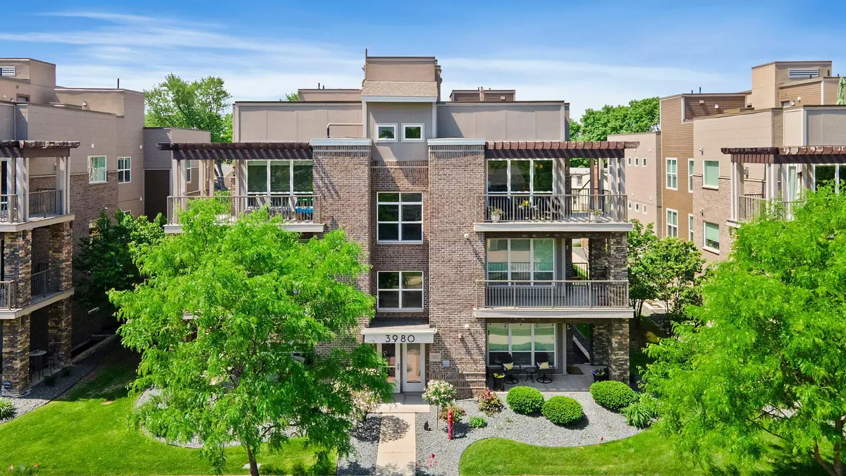 3980 Wooddale AVE S #302, Saint Louis Park, MN 55416
