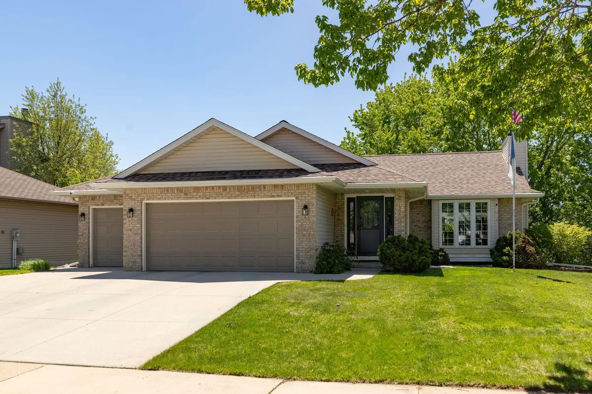 1308 38th ST SW, Rochester, MN 55902