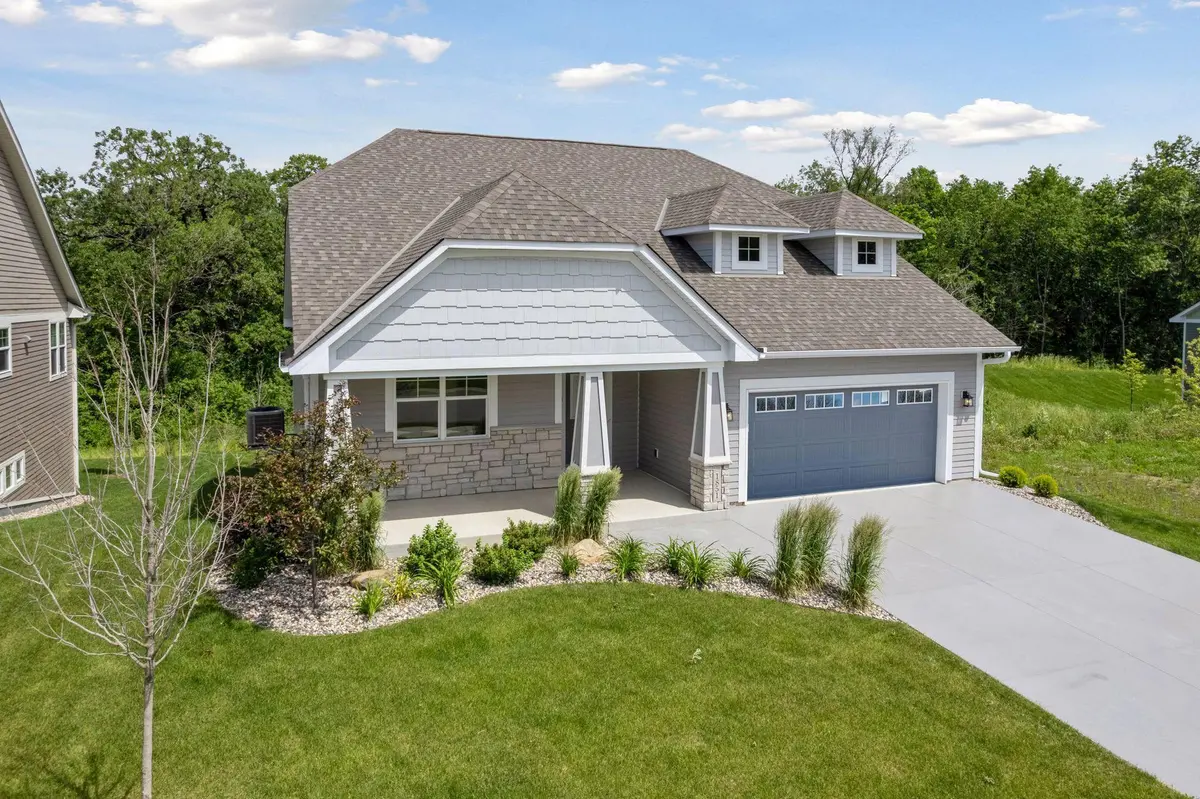 1851 Campfire DR E, Waconia, MN 55387