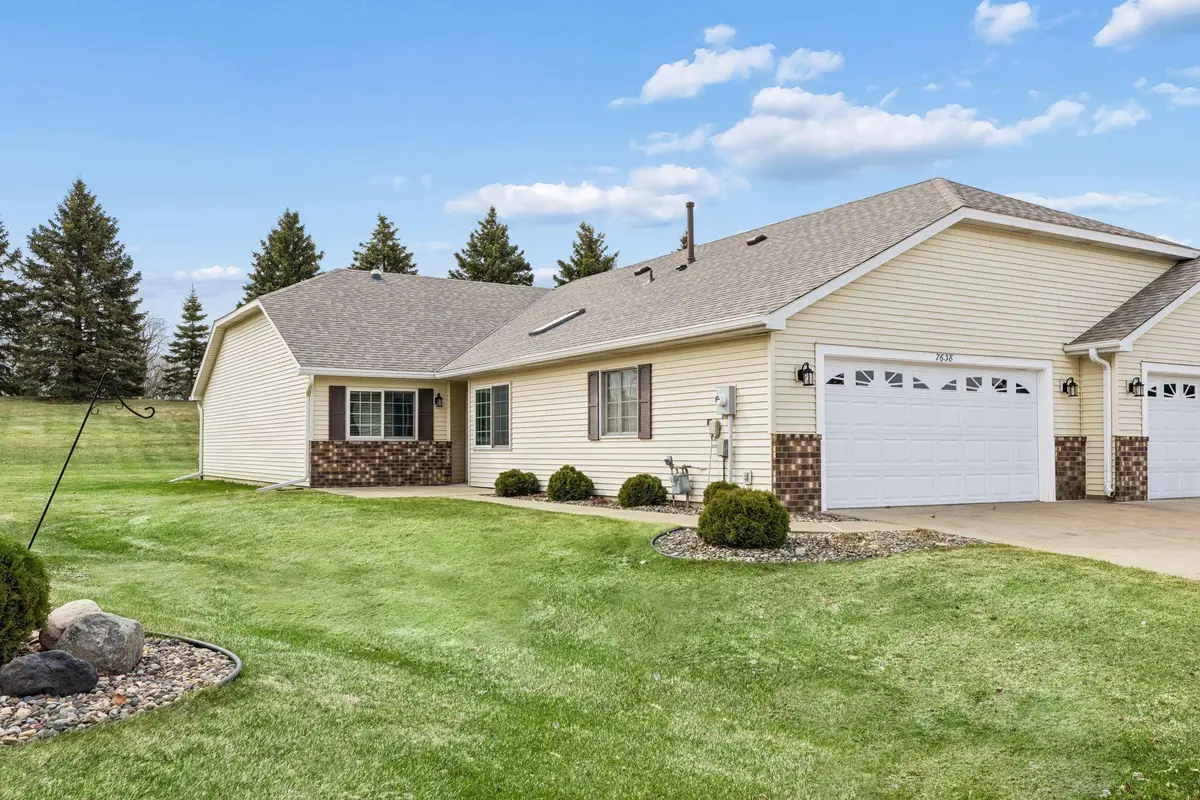 7638 Newbury RD, Woodbury, MN 55125