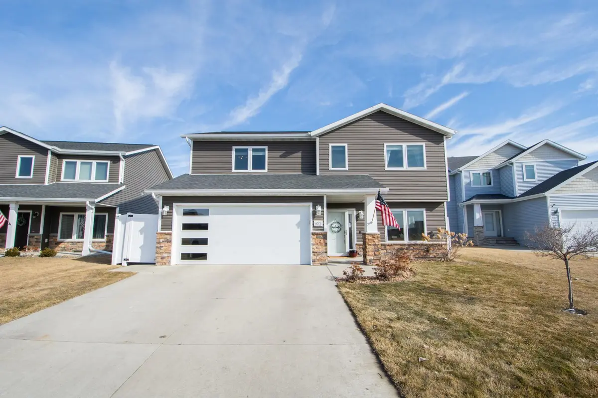 293 Redwood DR, Mapleton, ND 58059
