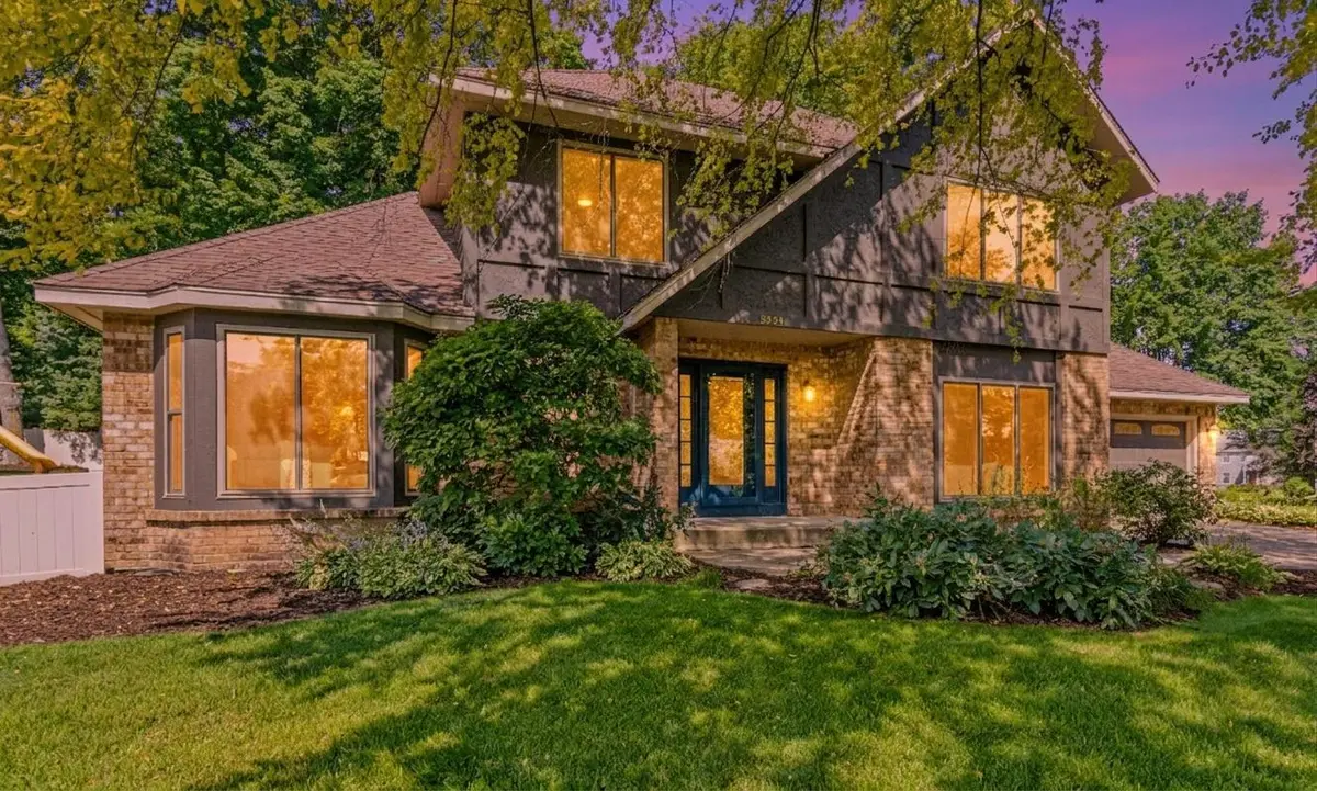 8994 Preserve BLVD, Eden Prairie, MN 55347