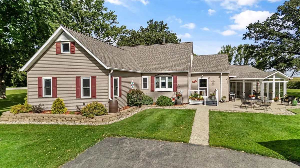11462 Highway 15, Brownton, MN 55312
