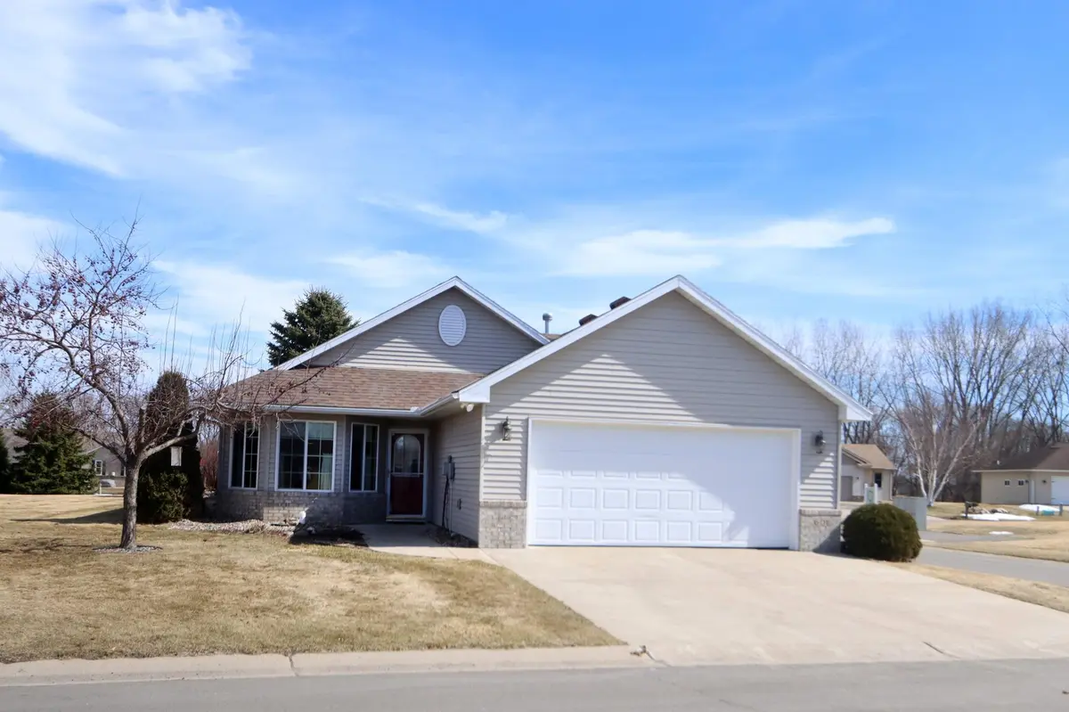 601 Cottonwood AVE N, Litchfield, MN 55355