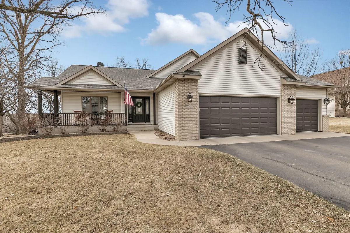 941 Oak Crest DR, Sauk Rapids, MN 56379
