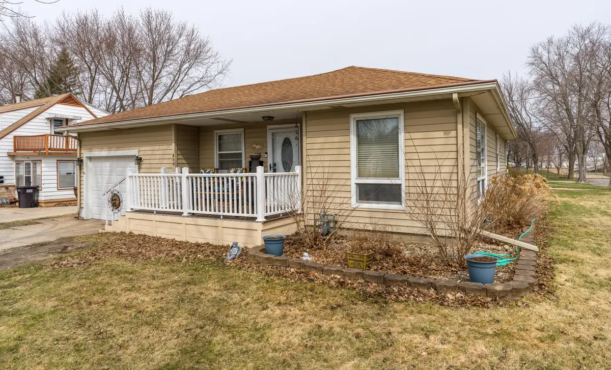 415 E Hawthorne ST, Albert Lea, MN 56007