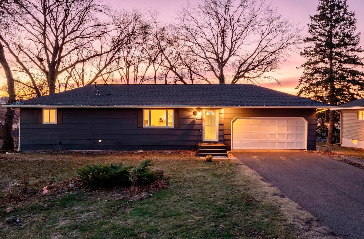 966 Oak Ridge PT NE, Blaine, MN 55434