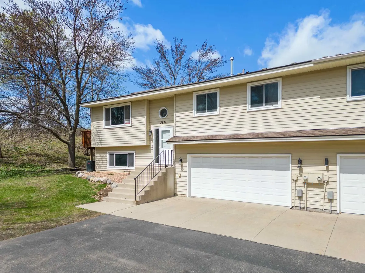 3831 Windcrest CT, Eagan, MN 55123