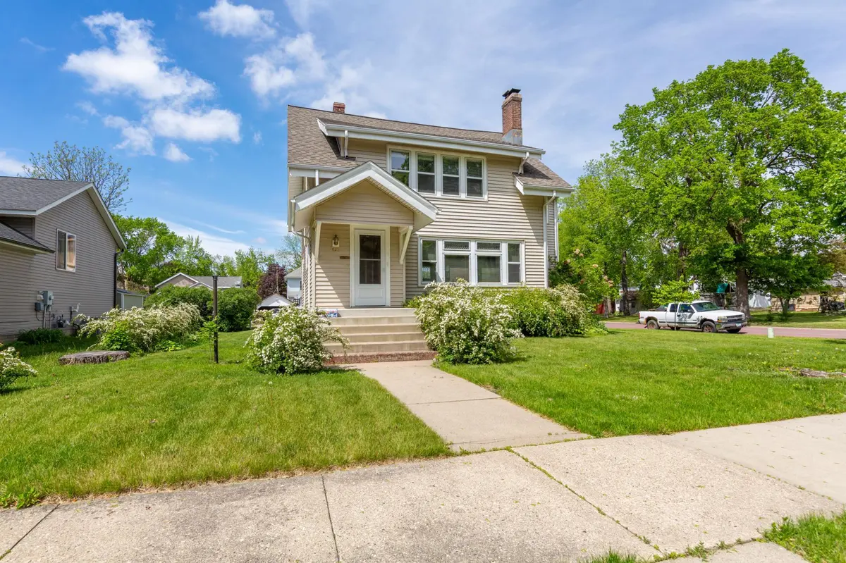 619 2nd AVE NE, Waseca, MN 56093