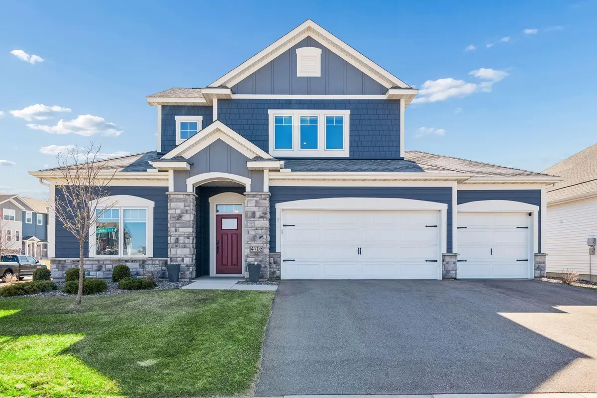 4705 Lavender LN, Minnetrista, MN 55331
