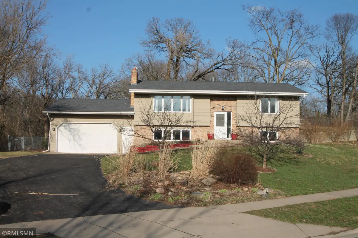 5352 W Hidden Valley DR, Savage, MN 55378