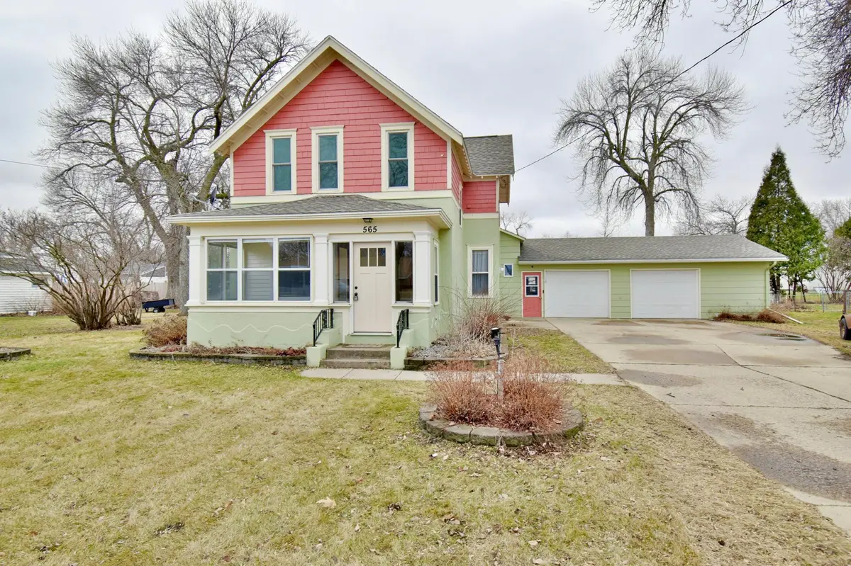 565 Washburn AVE, Belgrade, MN 56312