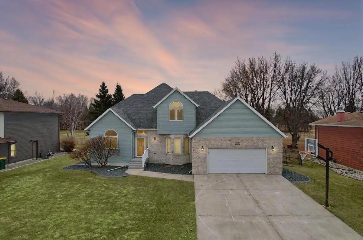 1543 14th AVE N, Wahpeton, ND 58075