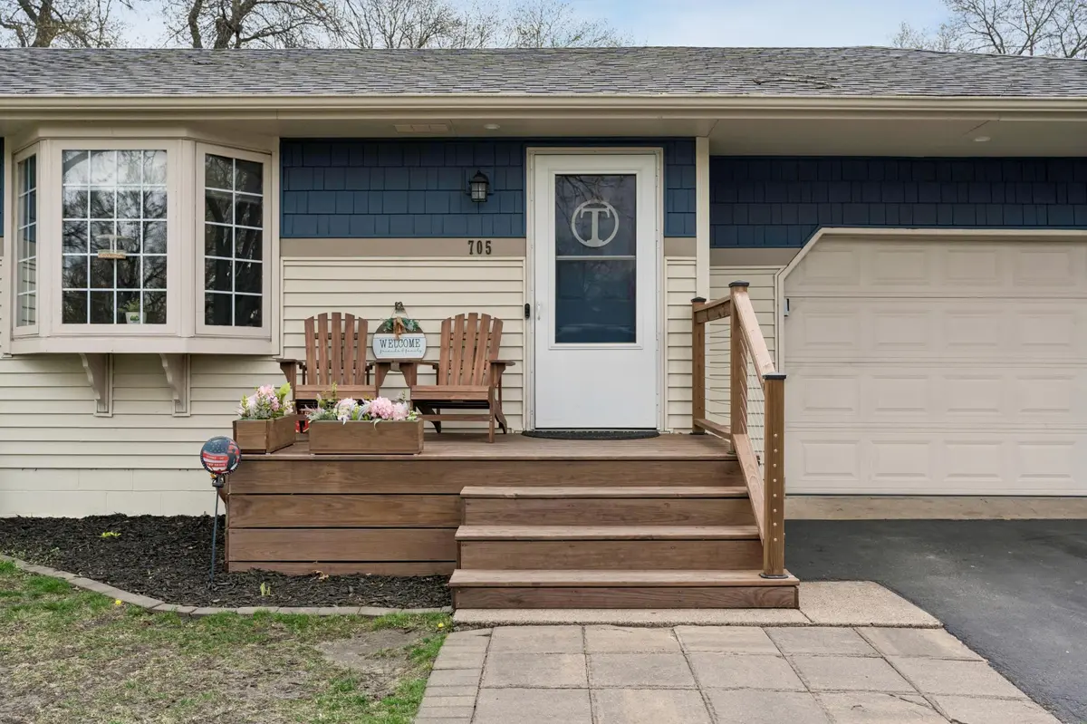 705 118th AVE NE, Blaine, MN 55434