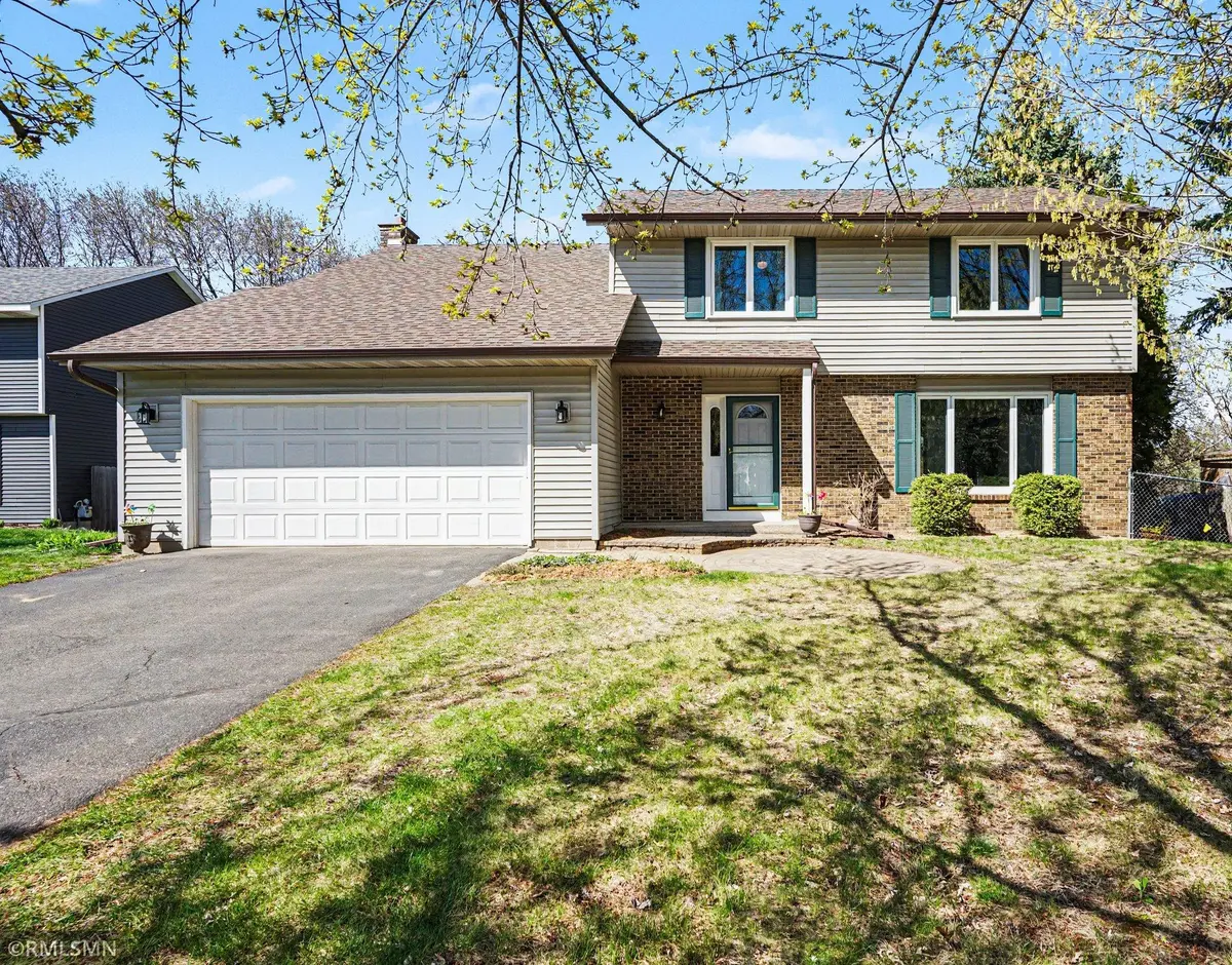 1712 James CT, Burnsville, MN 55337