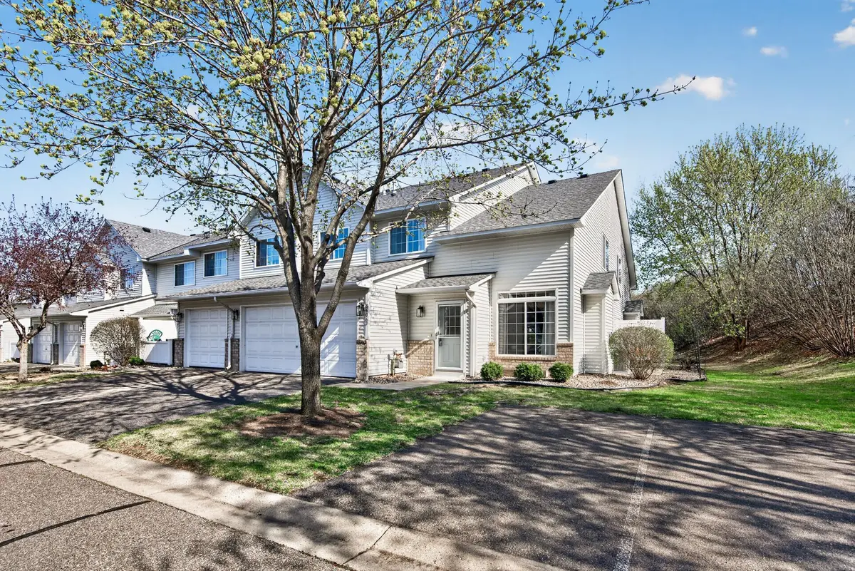 8606 Quarry Ridge LN #J, Woodbury, MN 55125