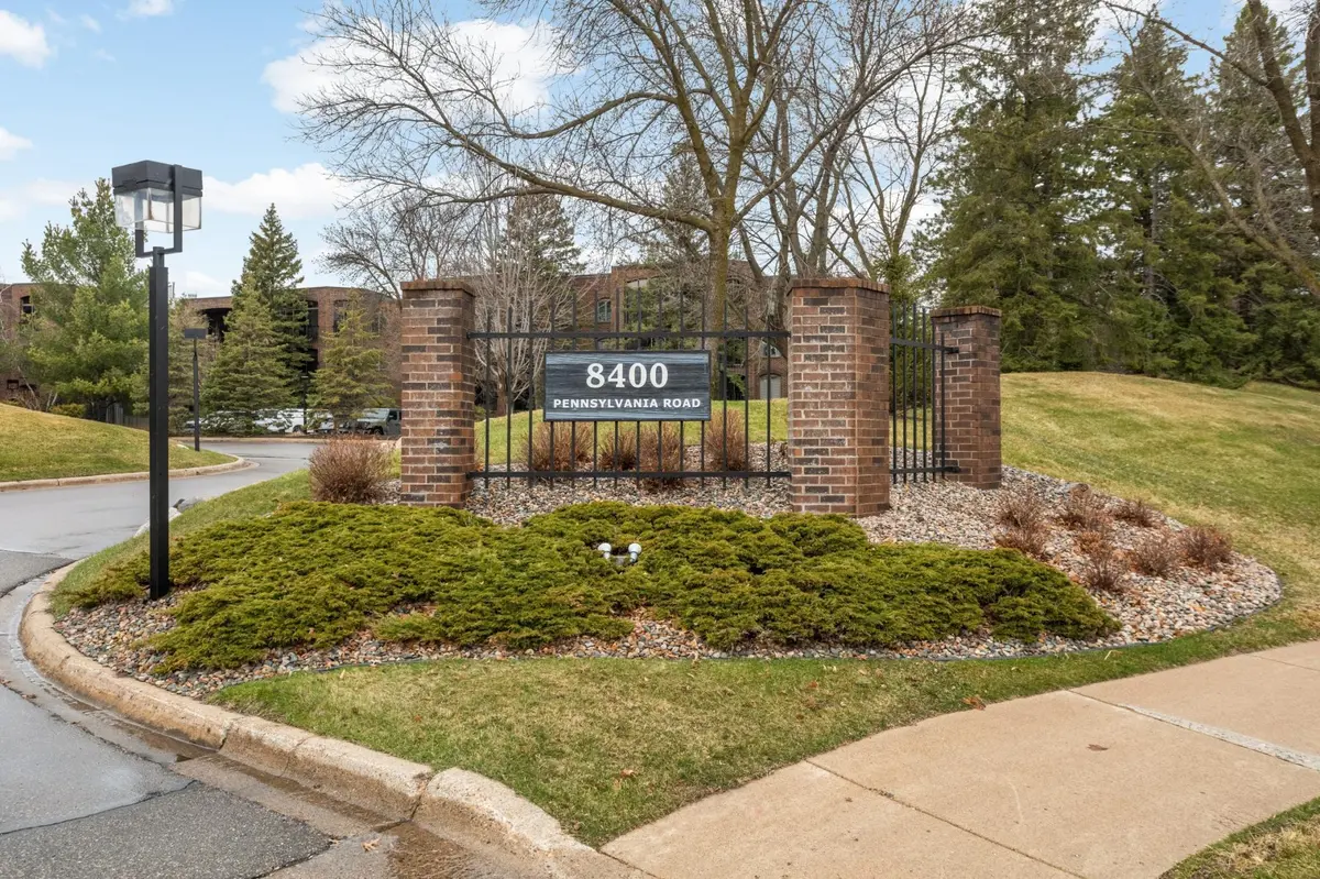 8400 Pennsylvania RD #130, Bloomington, MN 55438