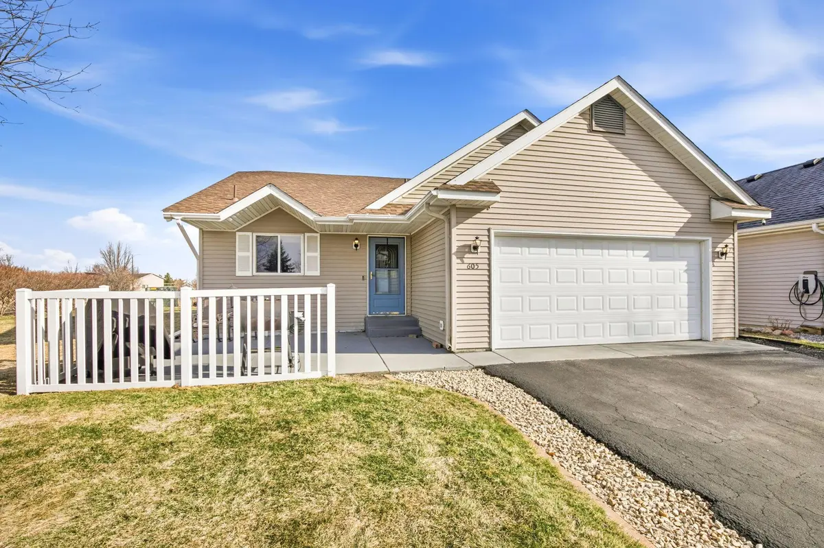 605 Hickory DR, Saint Joseph, MN 56374