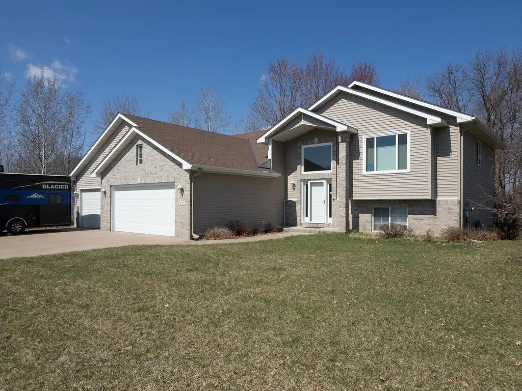 2751 233rd LN NW, Saint Francis, MN 55070