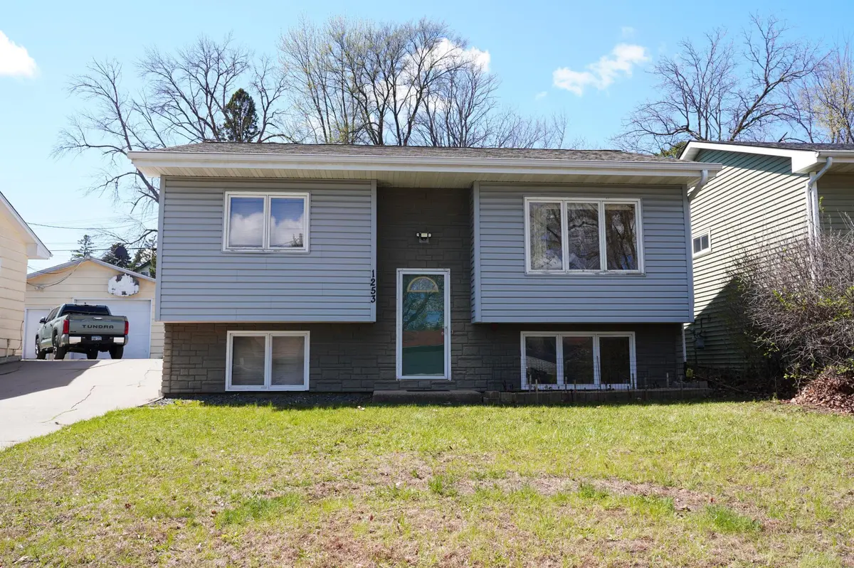 1253 Clark ST, Saint Paul, MN 55130