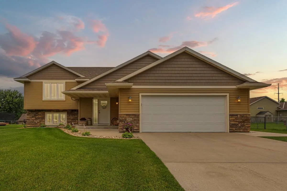1604 Prairie AVE SW, Faribault, MN 55021