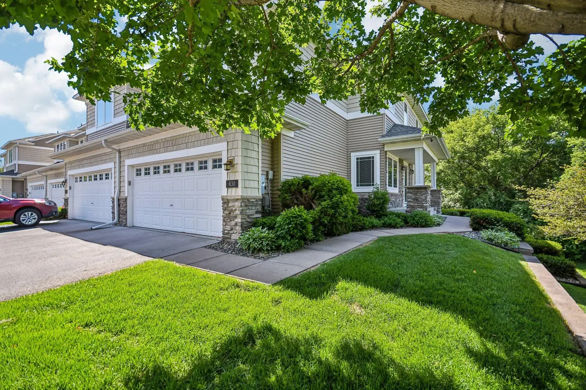 630 Sutherland DR, Woodbury, MN 55129