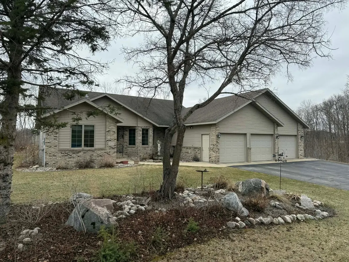 1019 Timber DR, Detroit Lakes, MN 56501