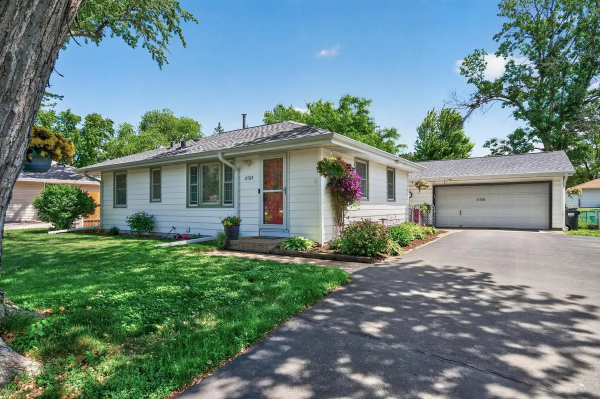 11789 Larch ST NW, Coon Rapids, MN 55448