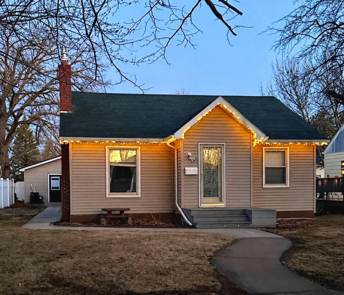 319 Crocker AVE N, Thief River Falls, MN 56701