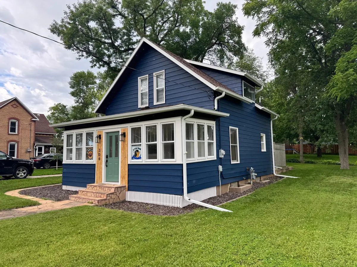 304 W Bowman ST, Battle Lake, MN 56515