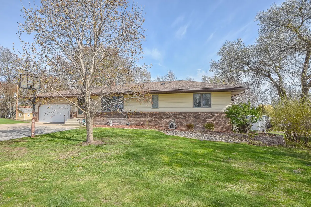 753 1/2 ST S, Sauk Rapids, MN 56379