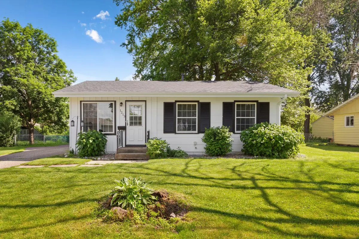 1213 Home PL, Faribault, MN 55021