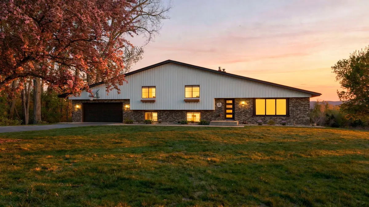 12376 Eaton AVE, Northfield, MN 55057