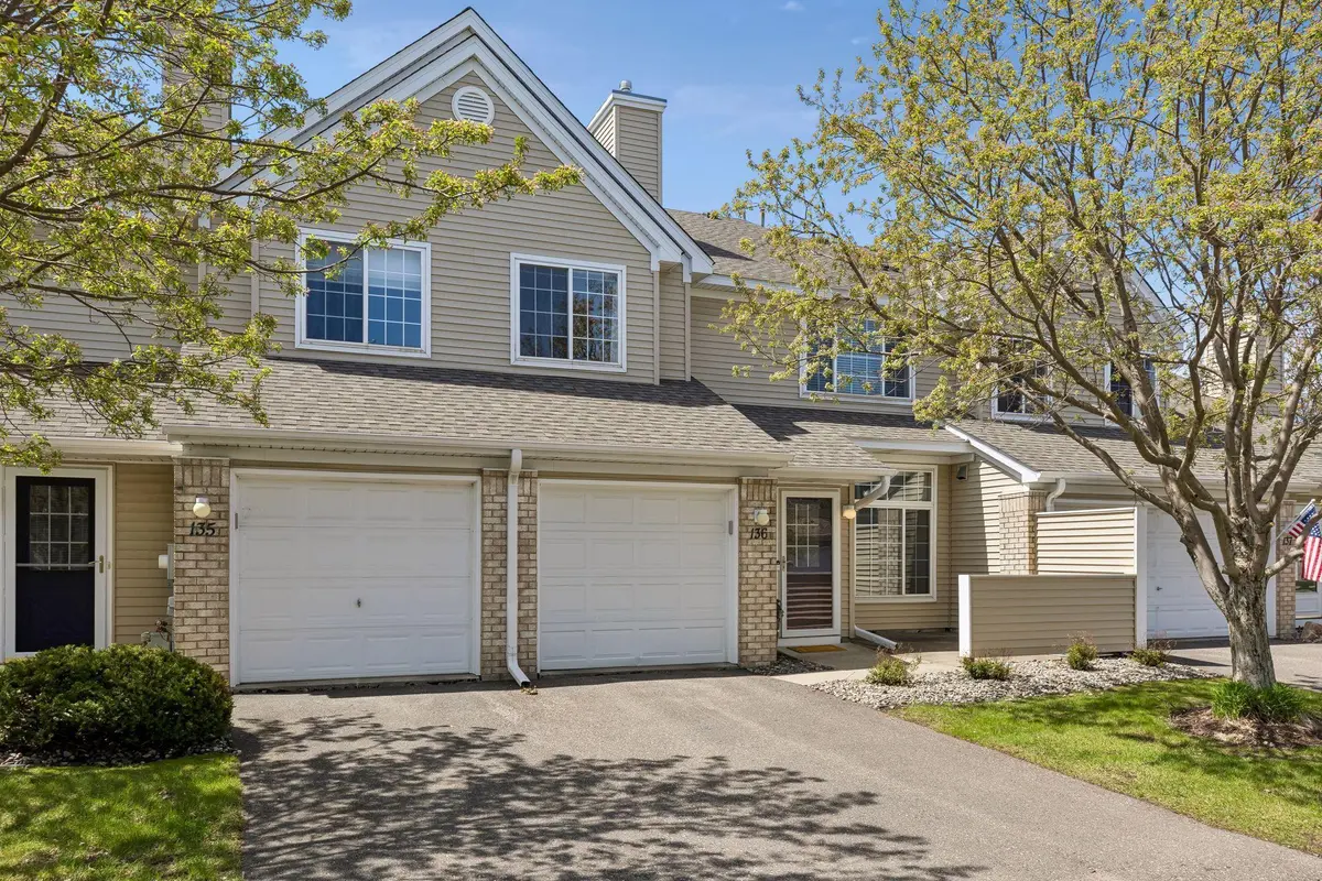 2200 Ranchview LN N #136, Plymouth, MN 55447