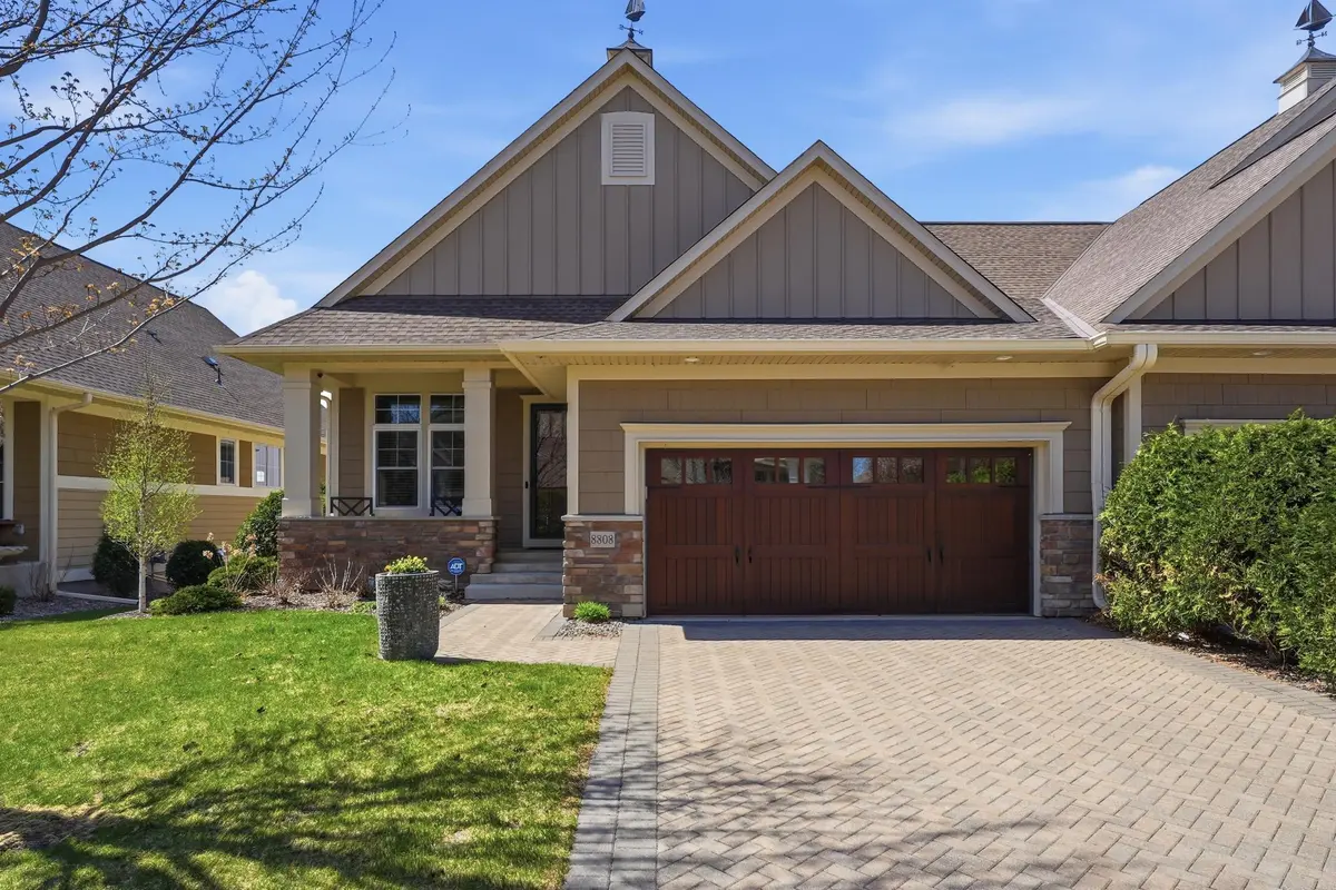 8808 Lake Riley DR, Chanhassen, MN 55317
