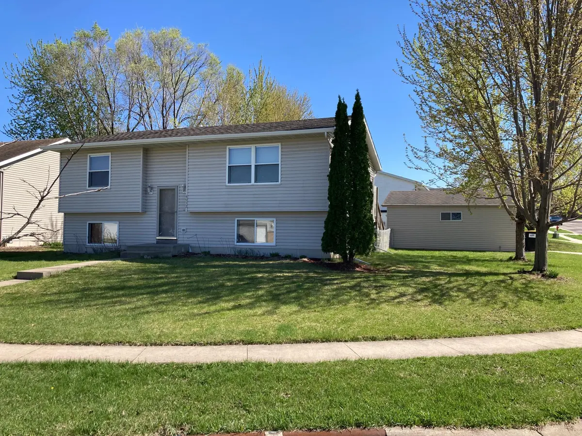 4932 NW 10th ST NW, Rochester, MN 55901