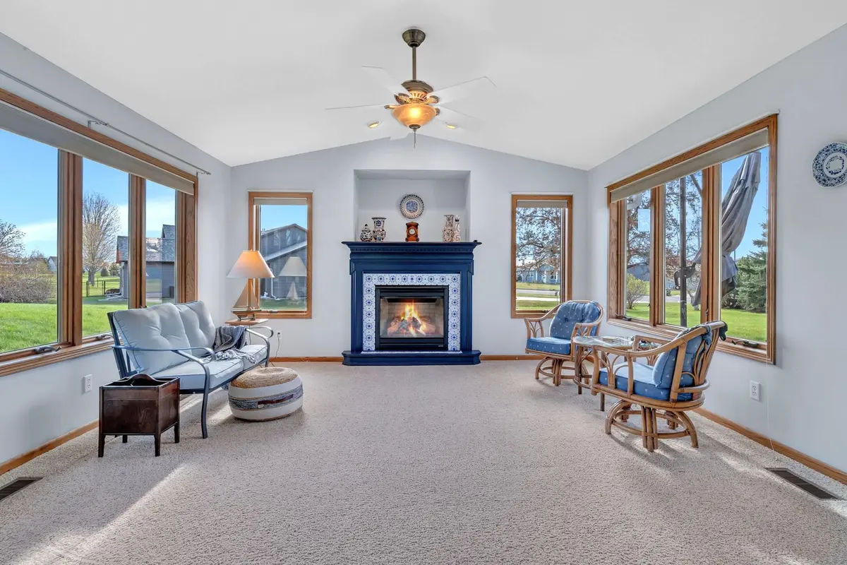 805 Westland ST, New London, MN 56273