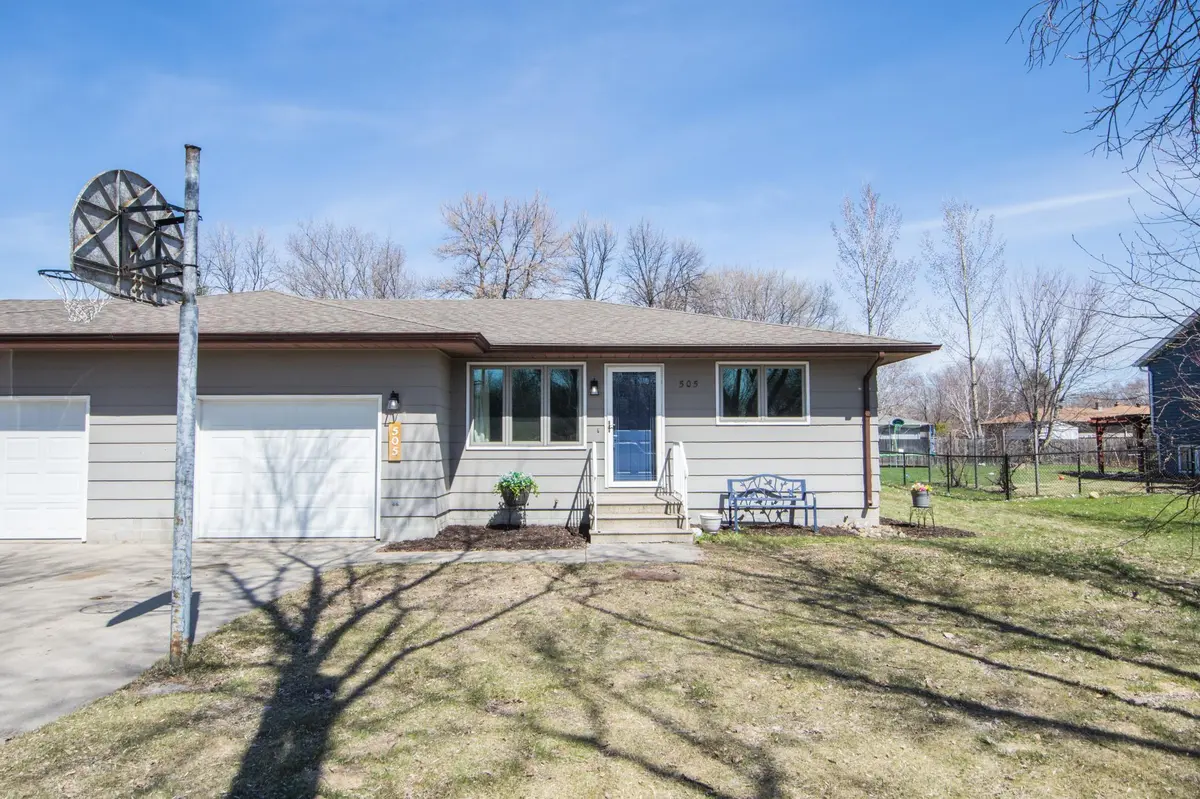 505 8th AVE SE, Barnesville, MN 56514