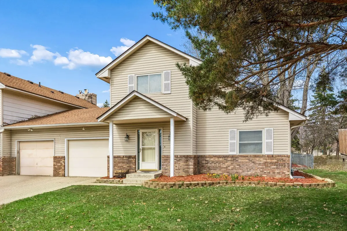 8655 135th ST W, Apple Valley, MN 55124