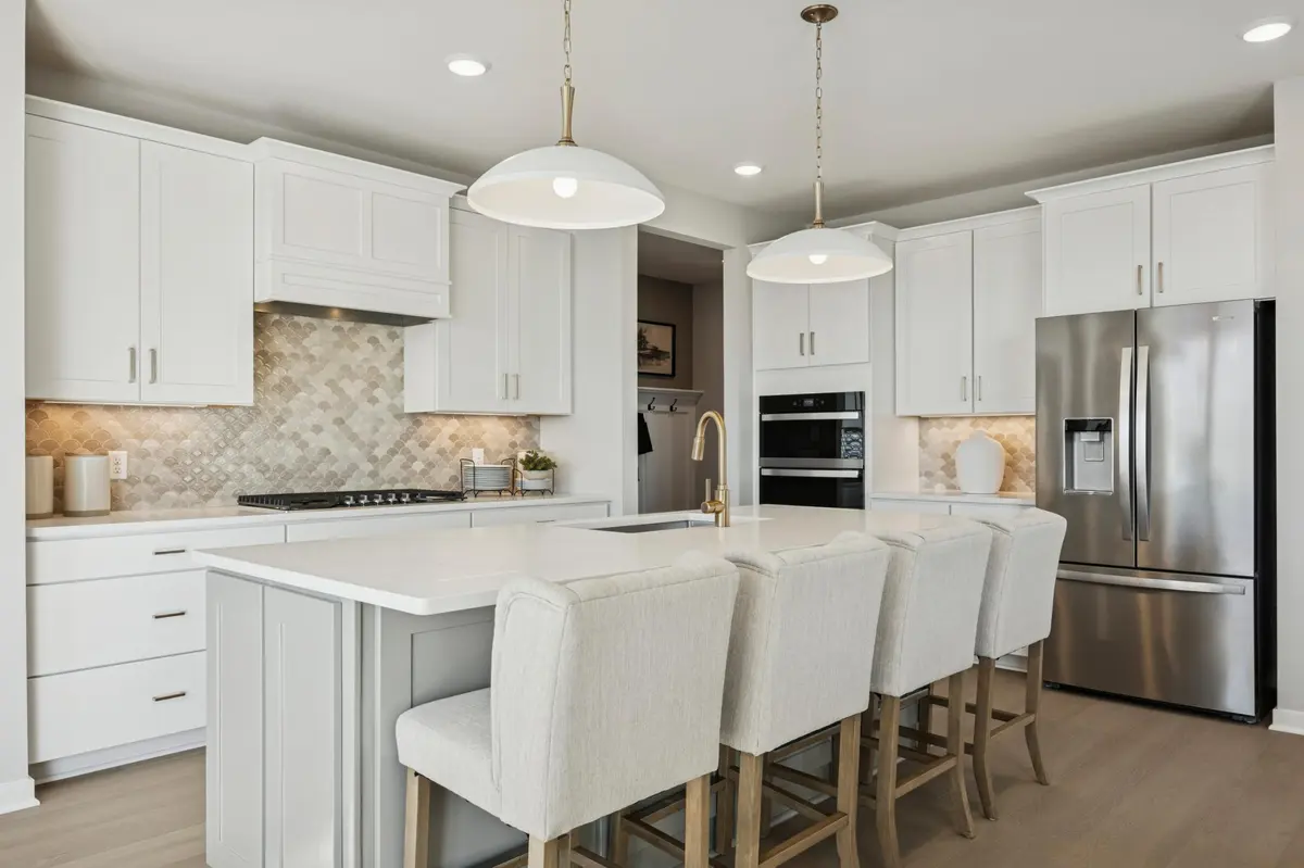 4609 Island Park DR, Woodbury, MN 55129