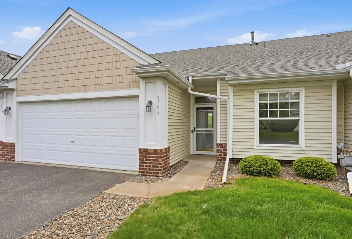 5792 Prairie Ridge DR #182, Shoreview, MN 55126