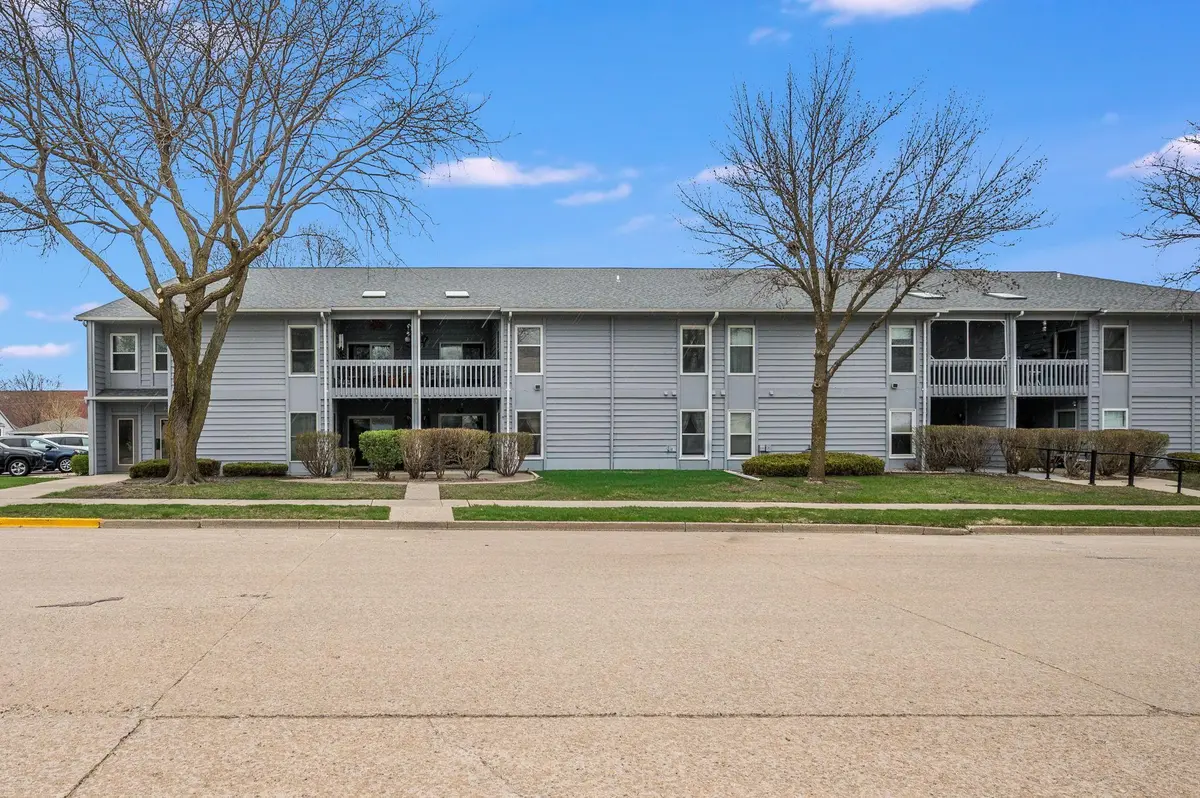 232 S Dewey ST #102, Fairmont, MN 56031