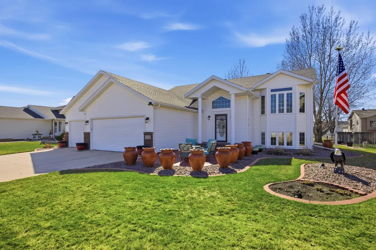 3321 Washington ST S, Fargo, ND 58104