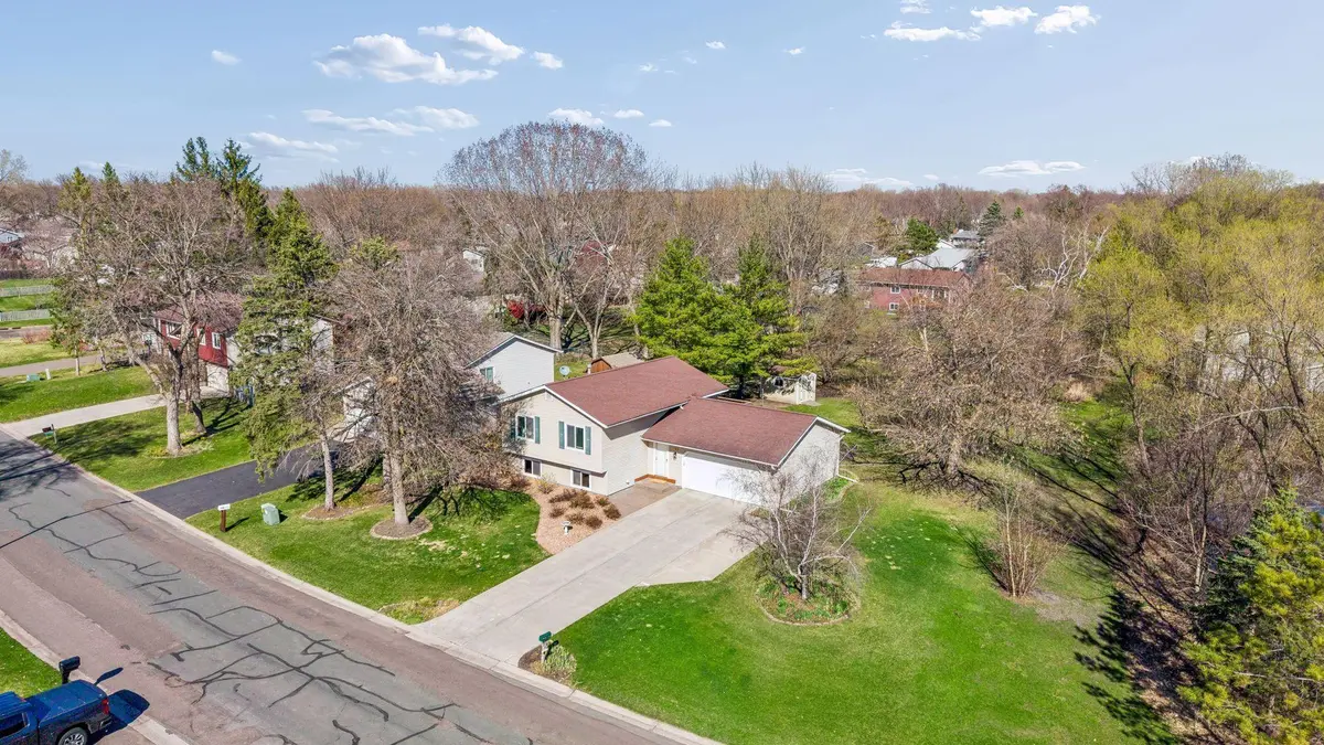 4320 Greenhaven CT, Vadnais Heights, MN 55127