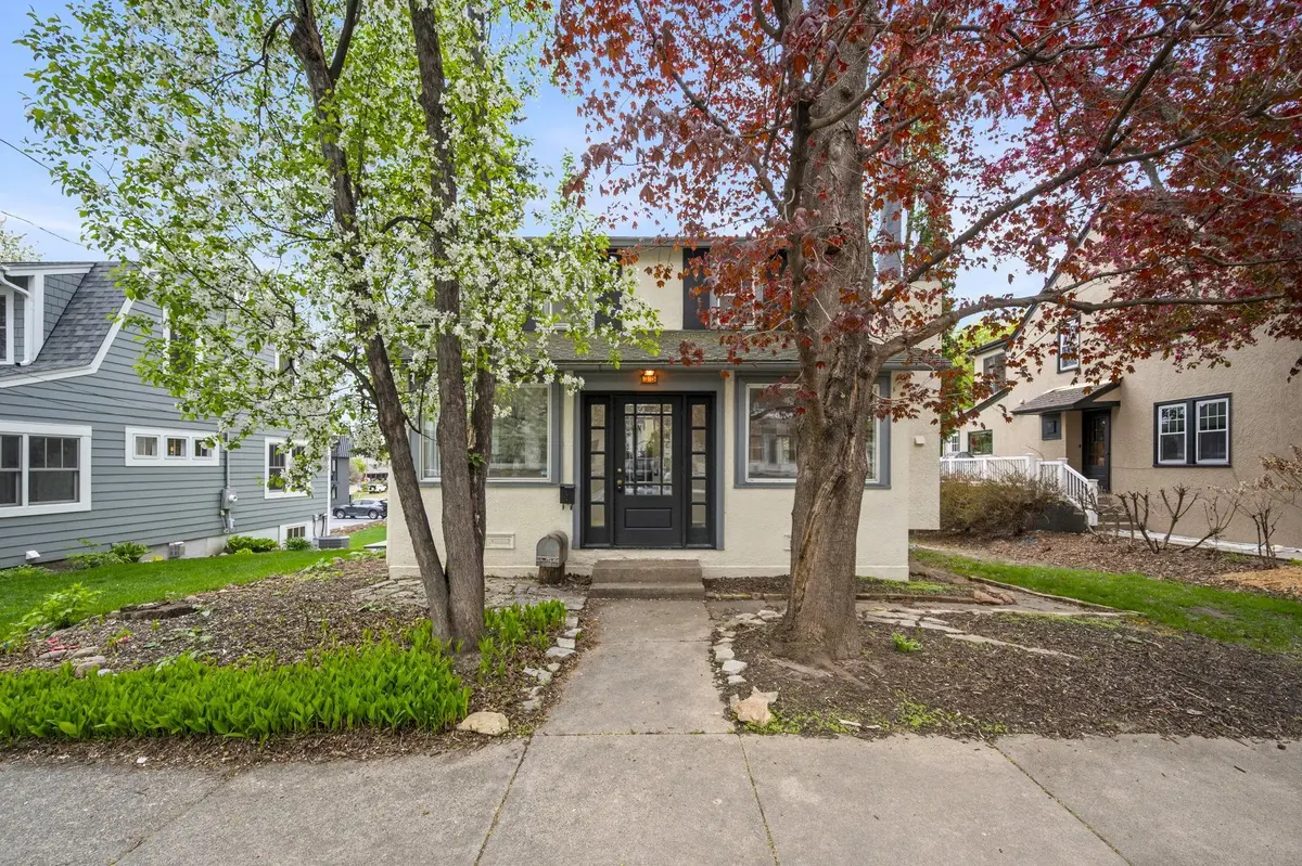 35 Center ST, Excelsior, MN 55331