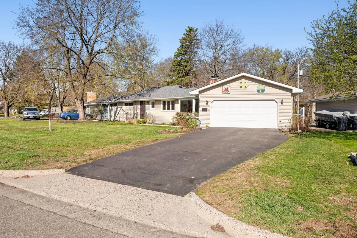 10216 Zenith LN, Bloomington, MN 55431