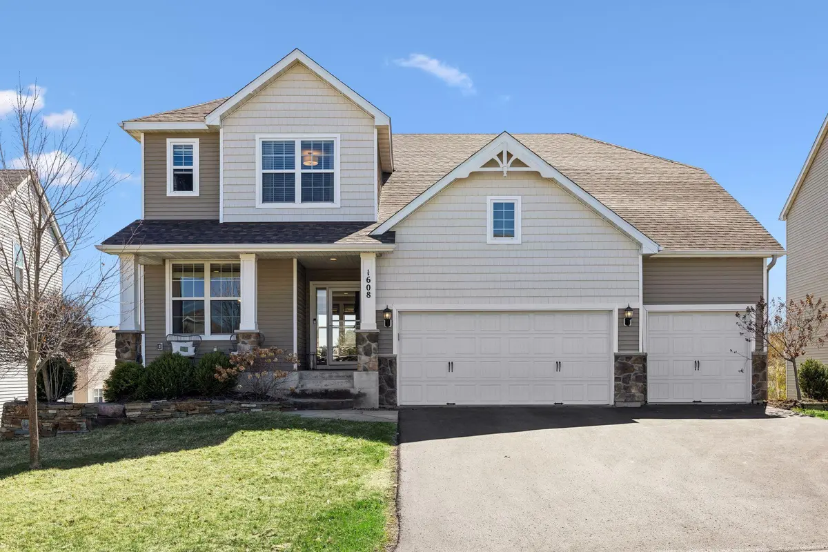 1608 Aspen DR, Carver, MN 55315
