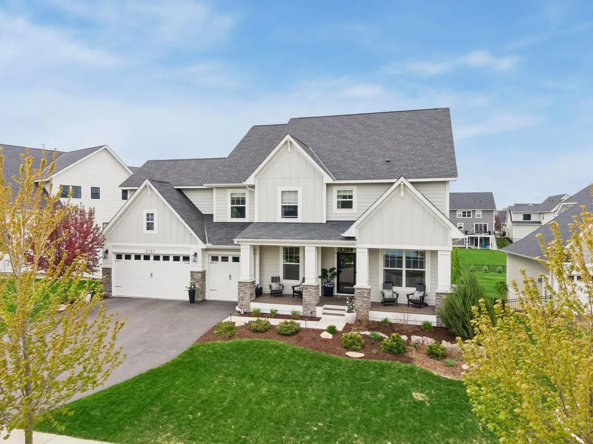 5137 Boulder LN, Chaska, MN 55318