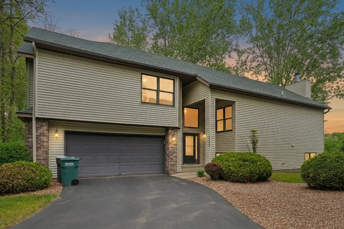 5700 Willow TRL, Shoreview, MN 55126