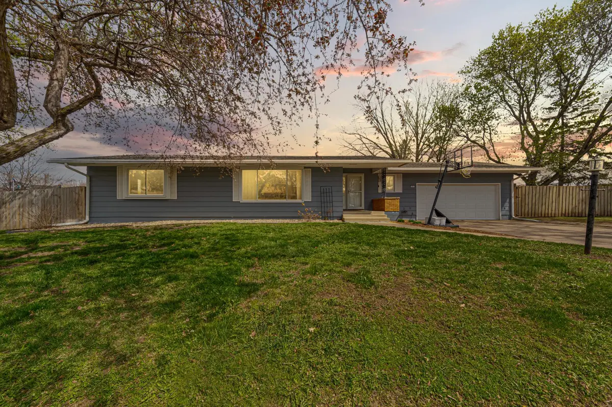 1201 Prairie AVE SW, Faribault, MN 55021